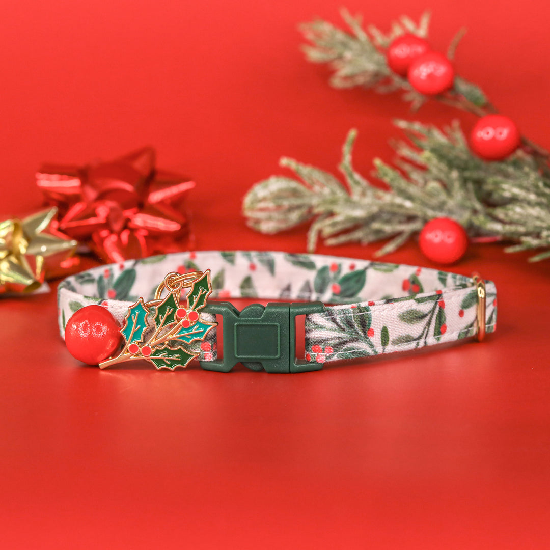 Mistletoe Kisses - Mistletoe Christmas Cat Collar