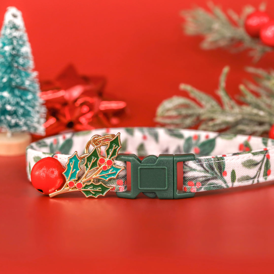 Mistletoe Kisses - Mistletoe Christmas Cat Collar