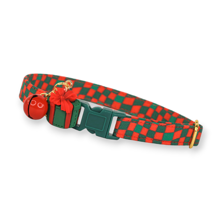 Wrap Me Up - Groovy Red and Green Checkered Christmas Cat Collar