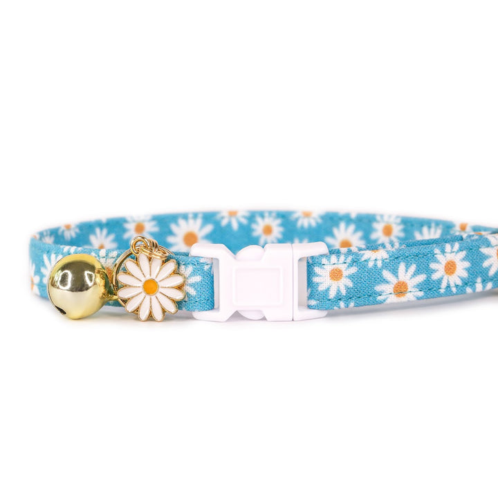 Oopsie Daisy - Blue Daisy Cat Collar