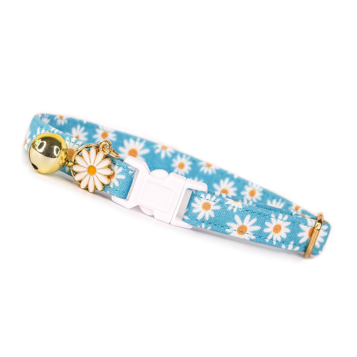 Oopsie Daisy - Blue Daisy Cat Collar