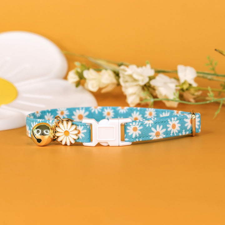 Oopsie Daisy - Blue Daisy Cat Collar