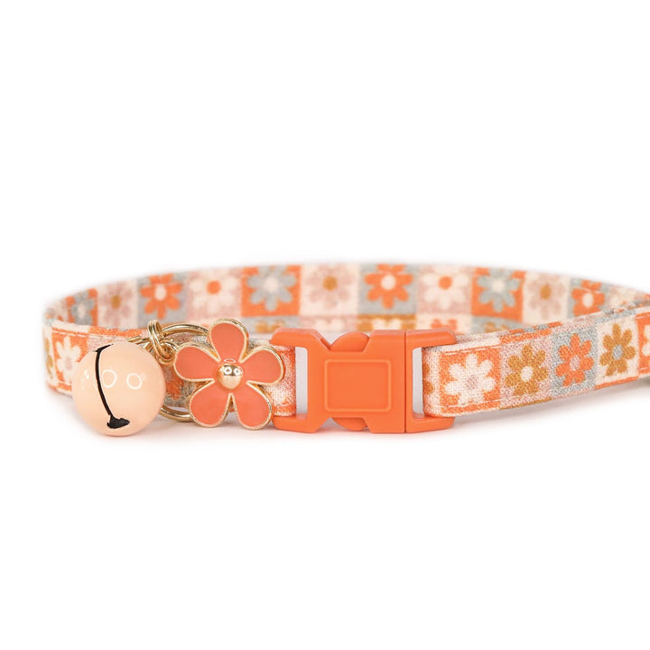 Put Up Your Daisy Dukes - Checkered Daisy Cat Collar