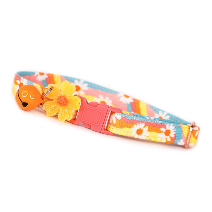 Daisy Me Rollin' - Groovy Retro Rainbow Daisy Cat Collar