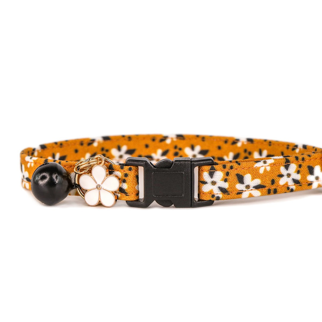 Best Buds - Modern Gold Floral Cat Collar