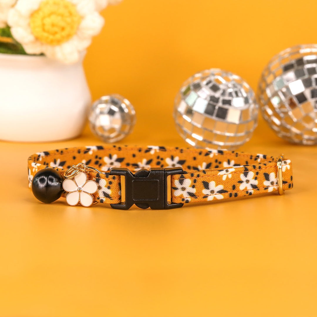 Best Buds - Modern Gold Floral Cat Collar