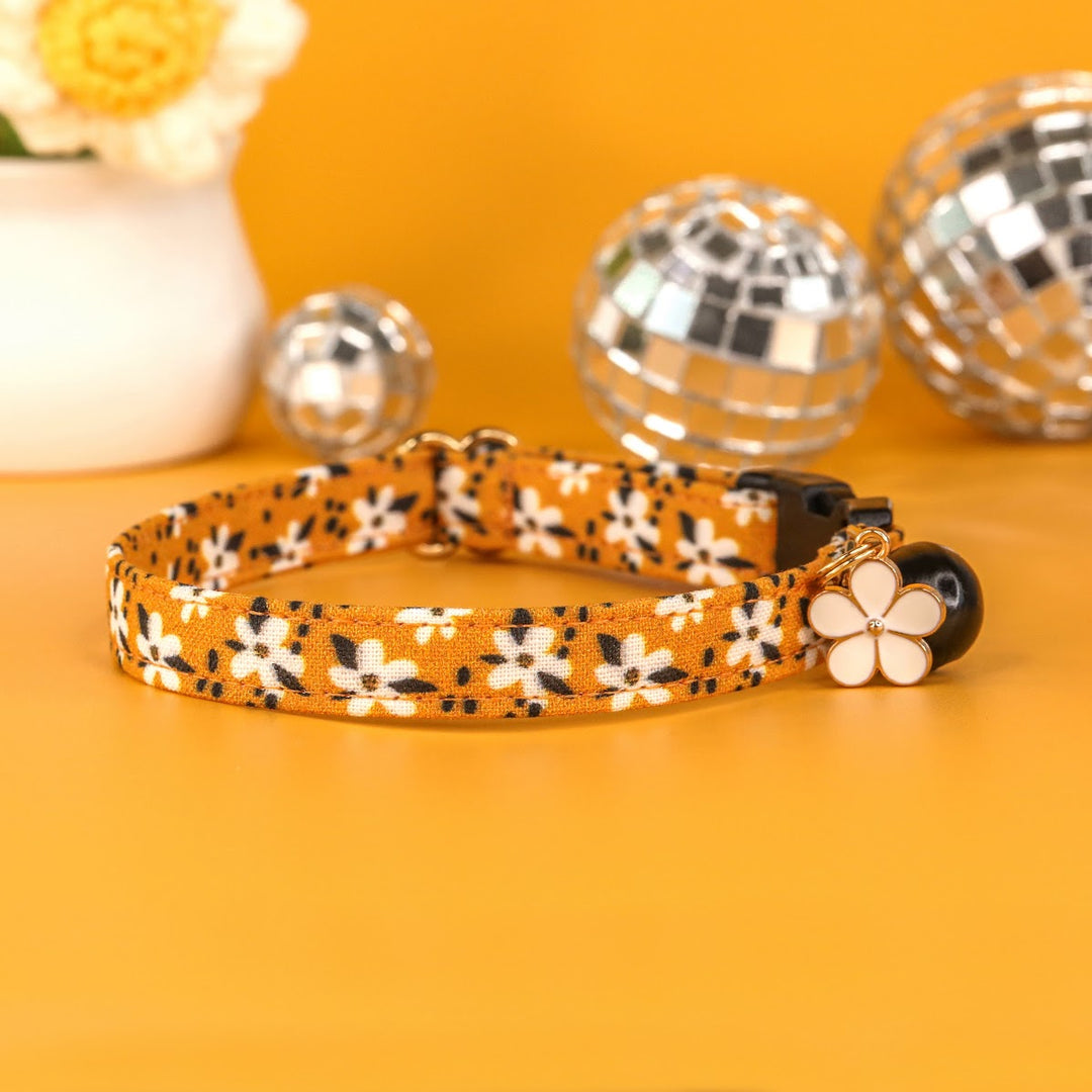 Best Buds - Modern Gold Floral Cat Collar