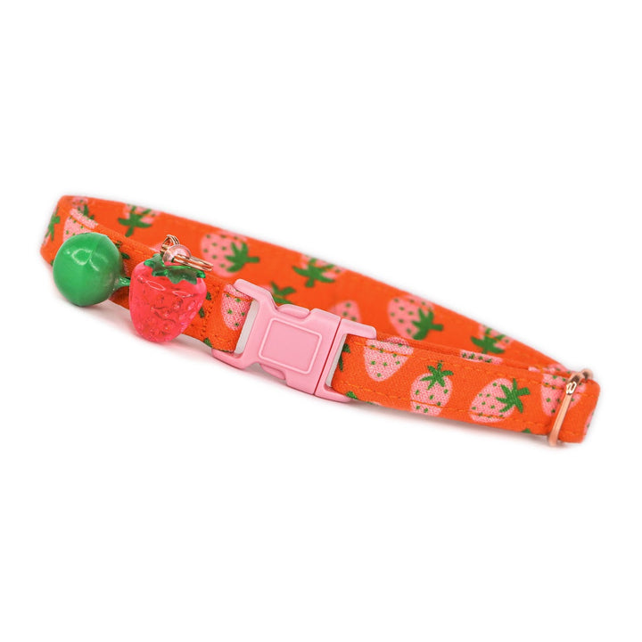 Summertime Sweet - Groovy Strawberry Cat Collar