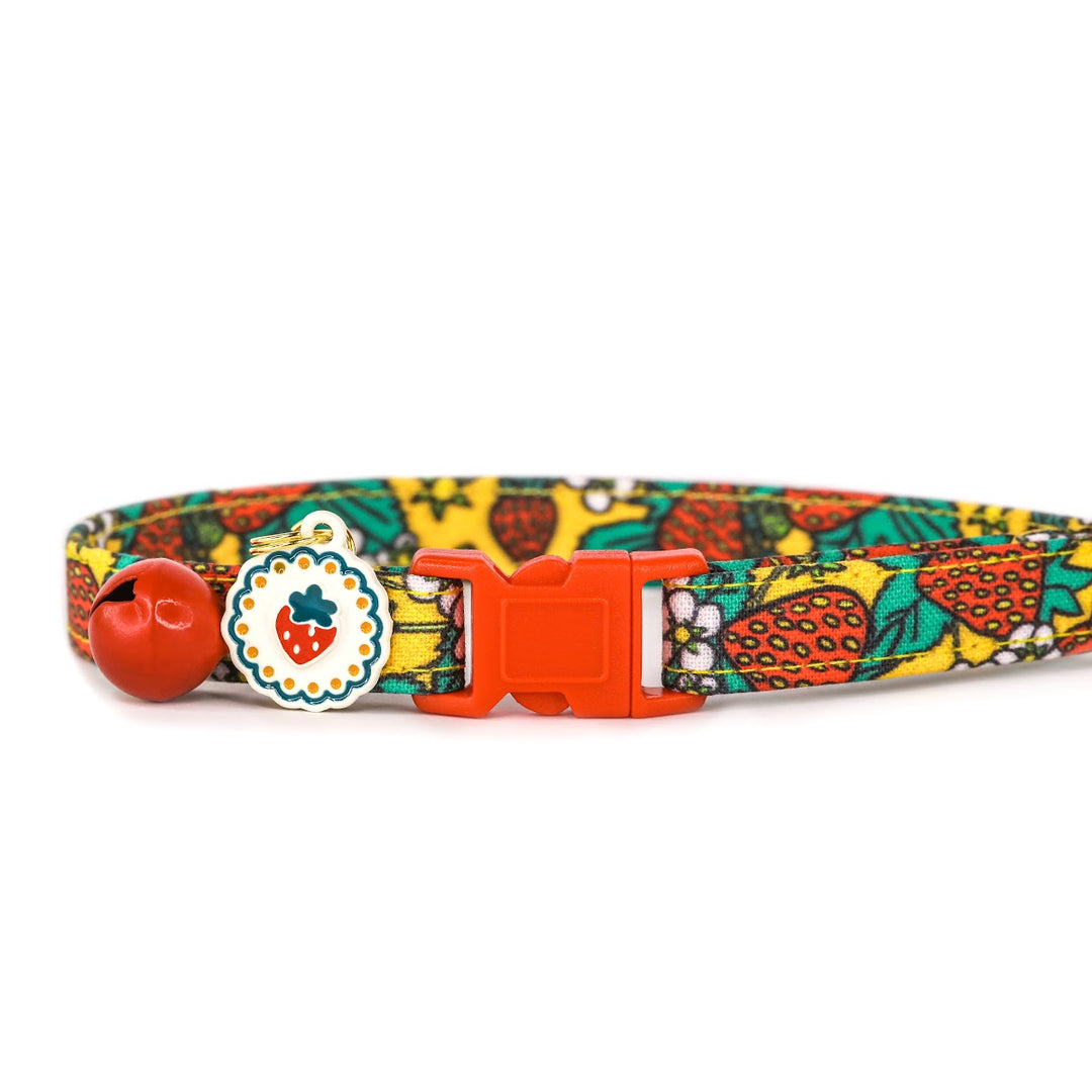 Strawberry Fields - Yellow Strawberry Cat Collar