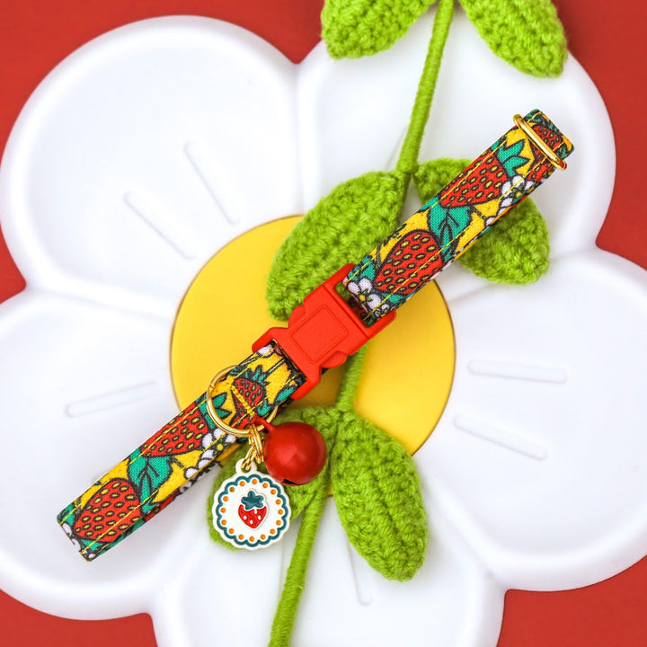 Strawberry Fields - Yellow Strawberry Cat Collar