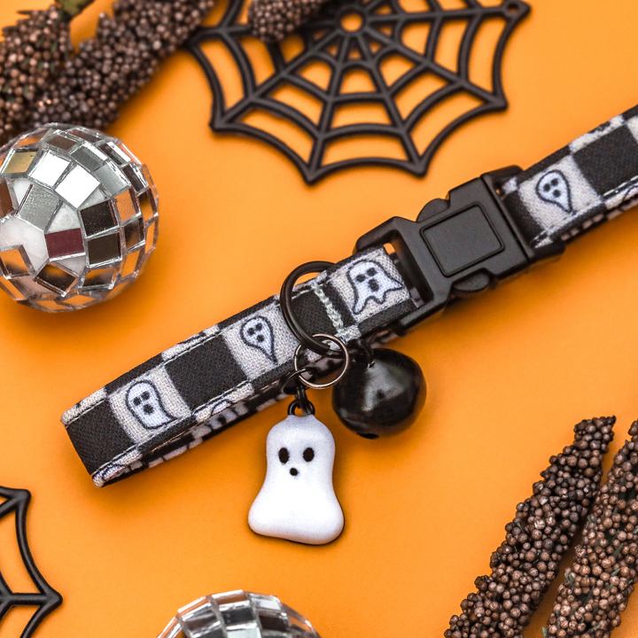 Ain't Afraid Of No Ghosts - Checkered Ghost Halloween Cat Collar