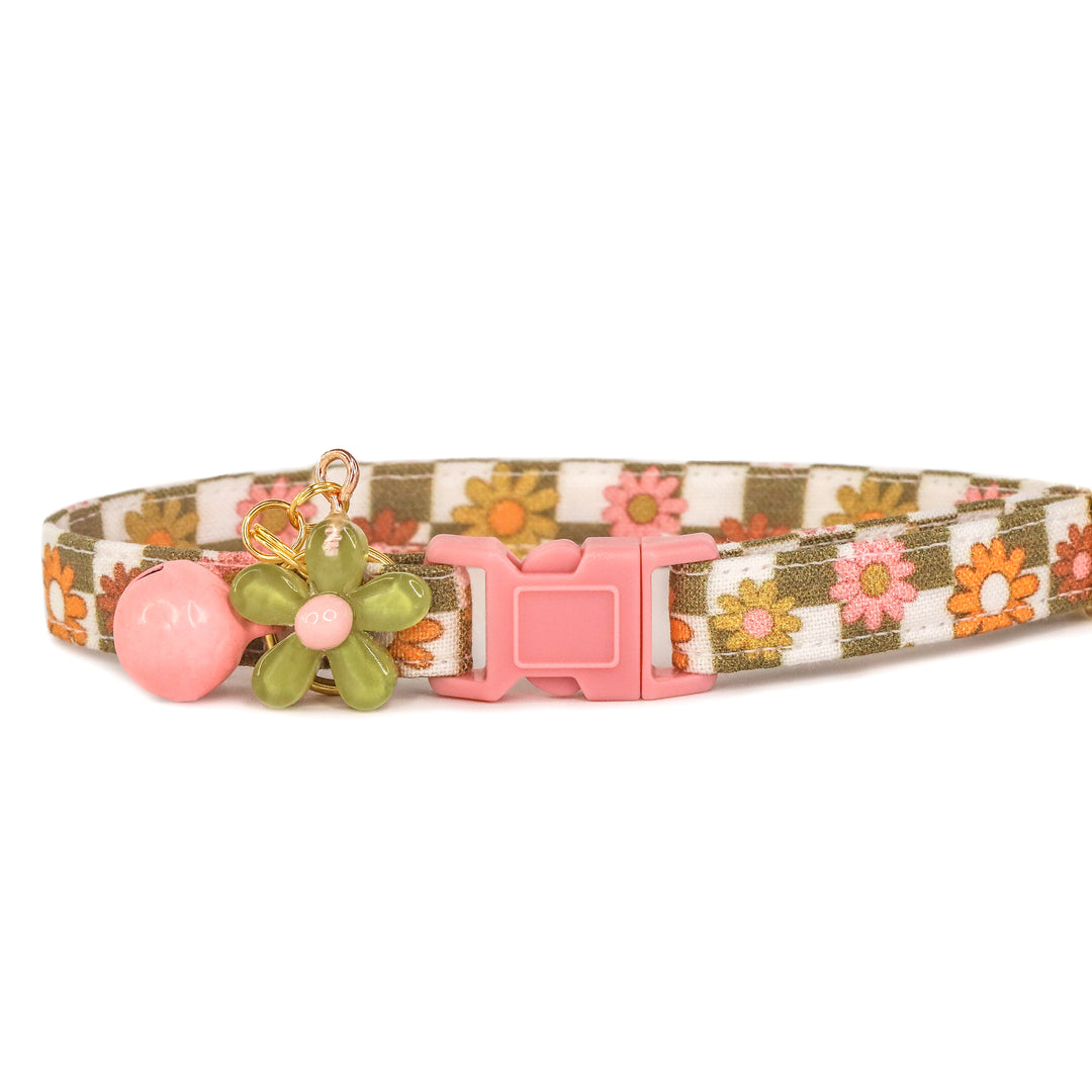 Autumn - Green Daisy Floral Checkered Fall Cat Collar