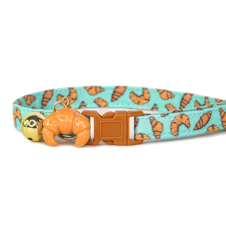 Purr-sants - Blue Croissant Cat Collar