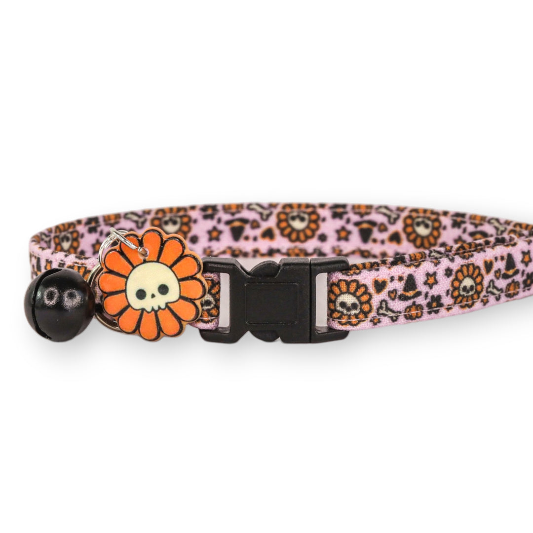 Creepin' It Real - Lavender Daisy Skull Halloween Cat Collar