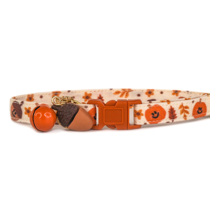 Happy Harvest - Smiling Pumpkins and Acorns Fall Cat Collar