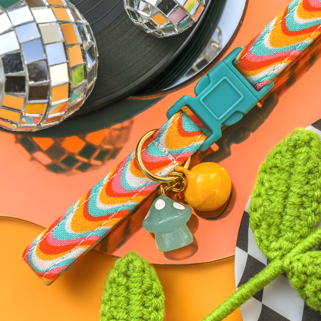 Kaleidoscope - Groovy 70s Wavy Cat Collar